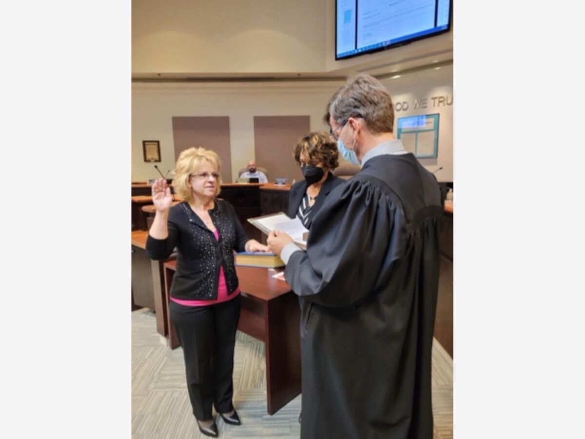 Alamogordo Mayor Elect Susan Payne Sworn in as Mayor