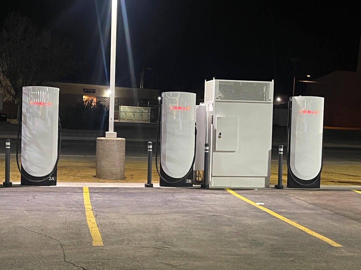 Solar Surge in the Desert: How Clean Energy Thrives in Otero County’s Red Heartland Despite Political Pushback