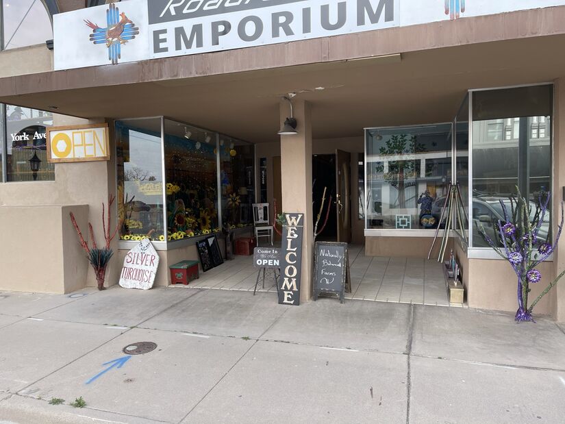 1000 Sunflowers a Window Display to Bring Joy Roadrunner Emporium Alamogordo