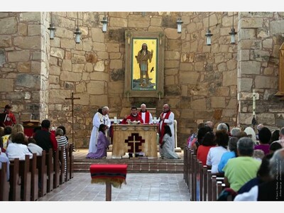 Commentary by Artist Br. Robert Lentz, OFM on Mescalero Apache Christ Depiction