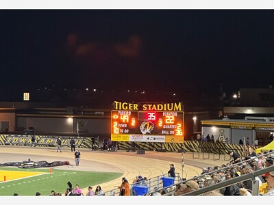 Alamogordo Tigers Football Ends Regular Season with a 62 to 22 Win