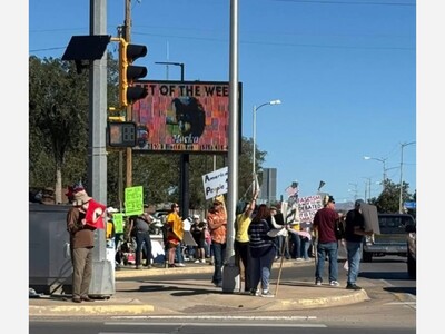 Over 300 joined Alamogordo’s “No Kings 2”  protest