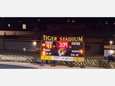 Tigers Roll Past Deming 49-7 for Tiger Senior Family Night